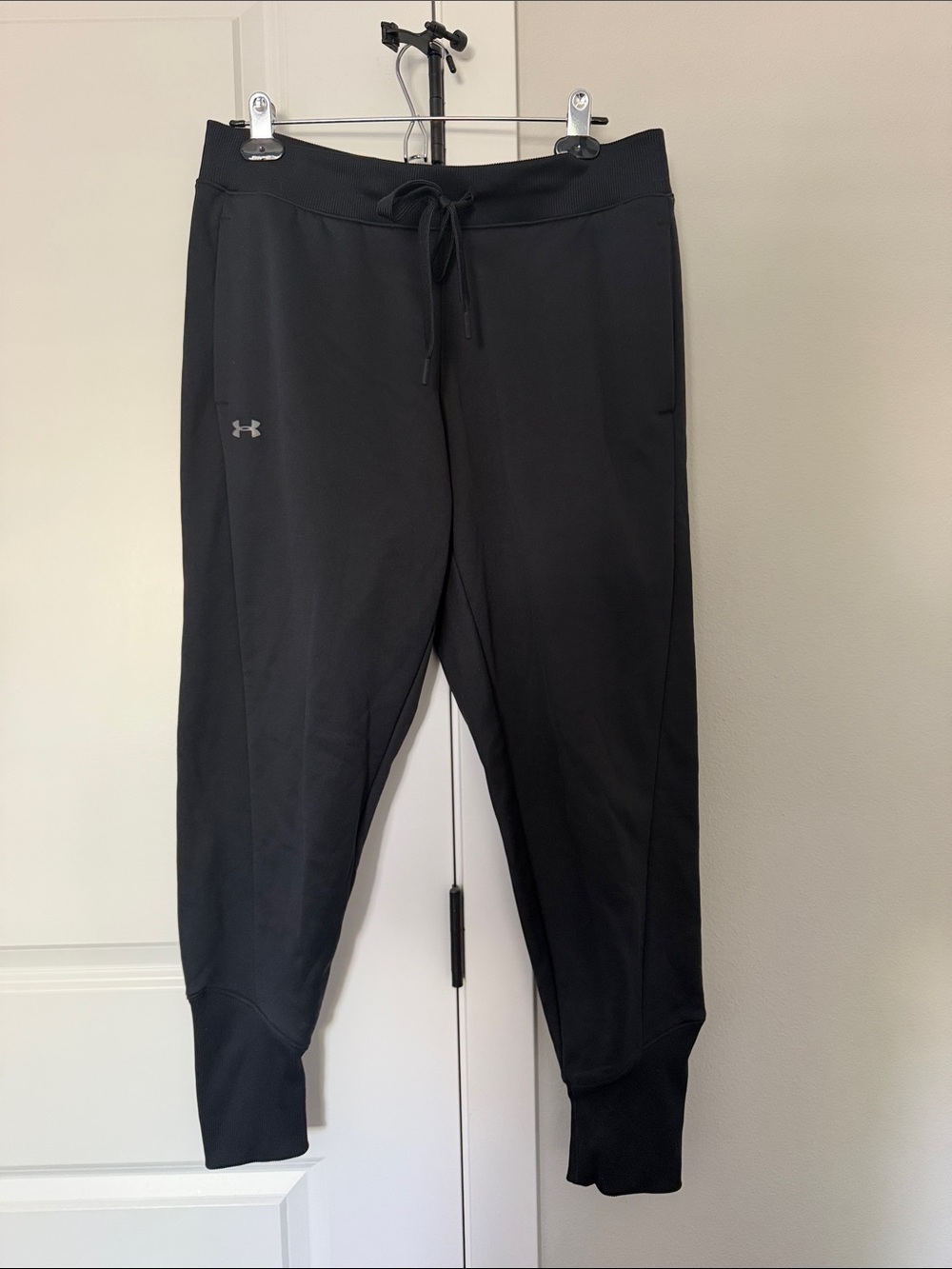 Under Armour Black Womena Jogger Sweatpants with Drawstring